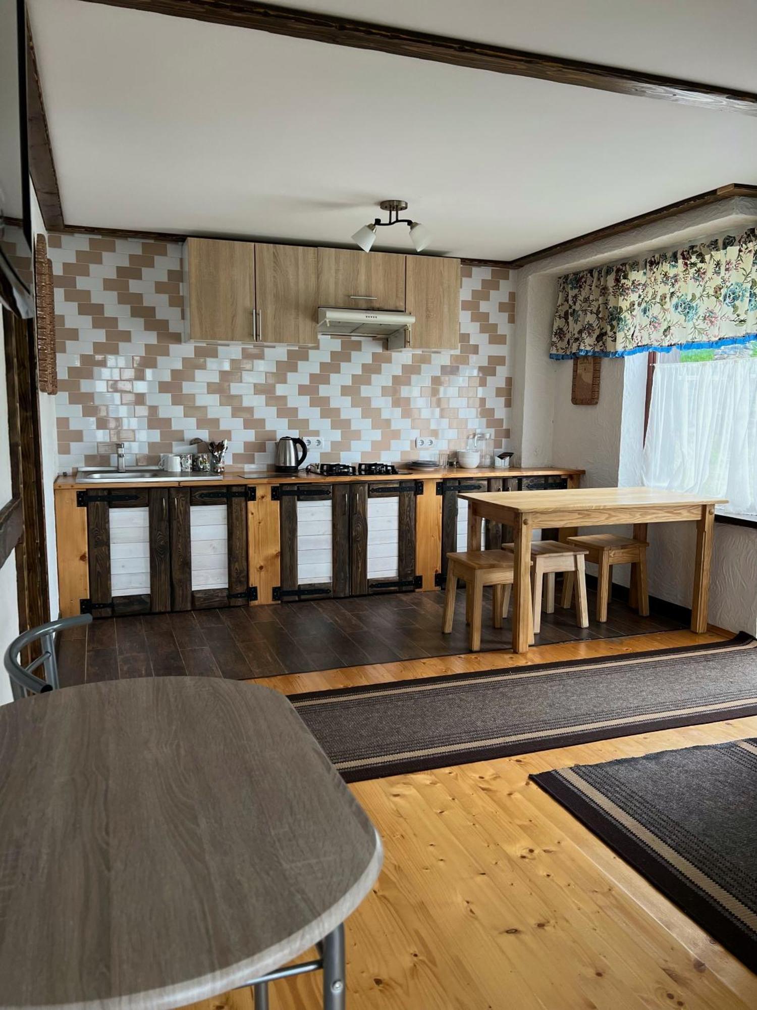 Готельно-Ресторанний Комплекс Кичера Volovets Bagian luar foto