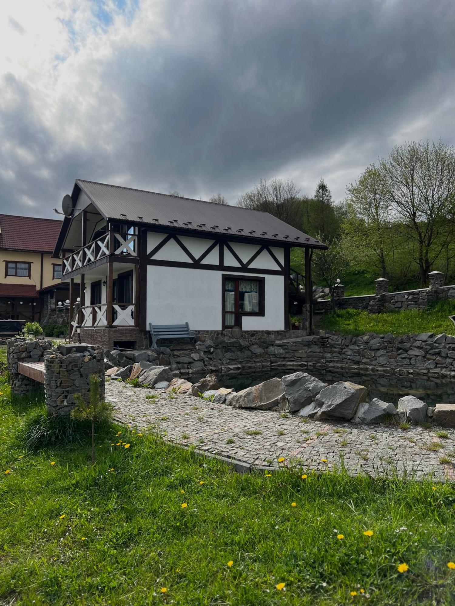 Готельно-Ресторанний Комплекс Кичера Volovets Bagian luar foto