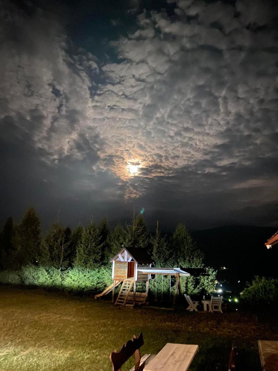 Готельно-Ресторанний Комплекс Кичера Volovets Bagian luar foto